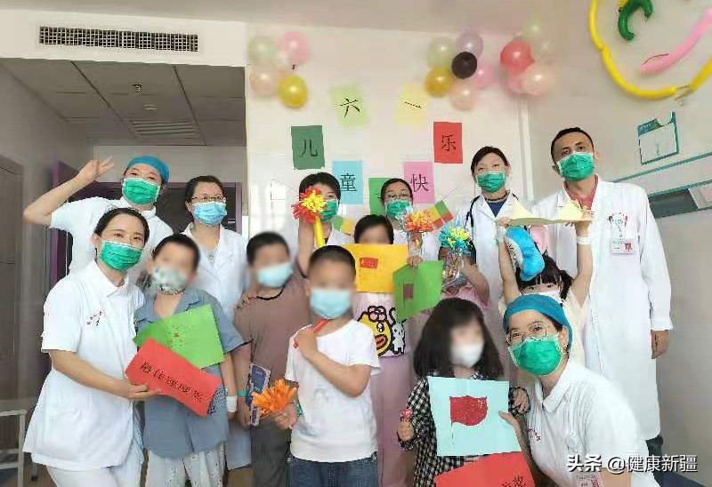 圖20收到禮物的孩子們